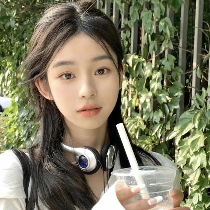 我和老板娘与凤同行